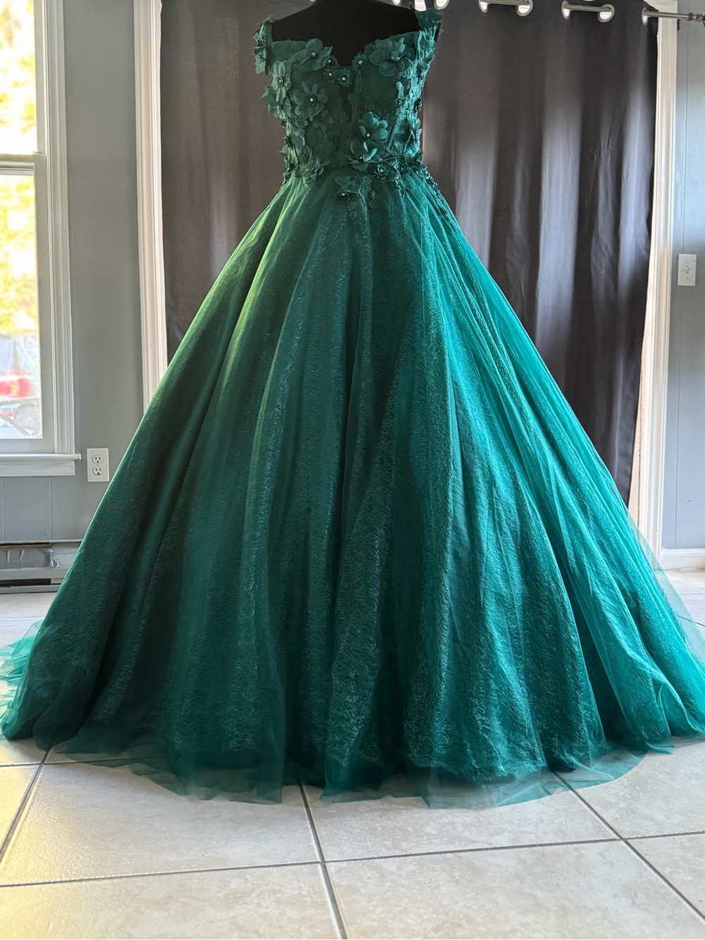 Emerald Green Floral Appliqué Tulle Ball Gown Dress